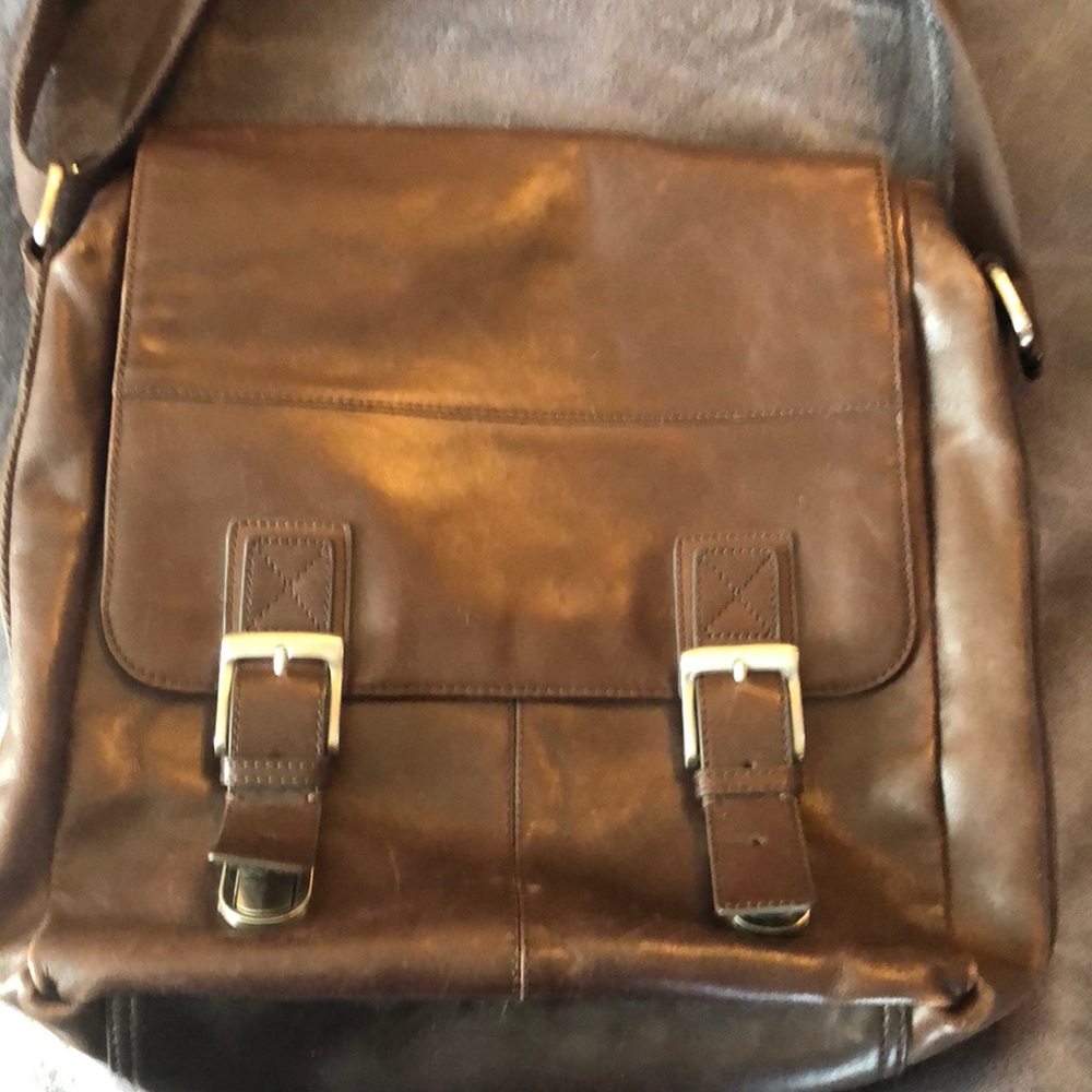 Fossil leather tote